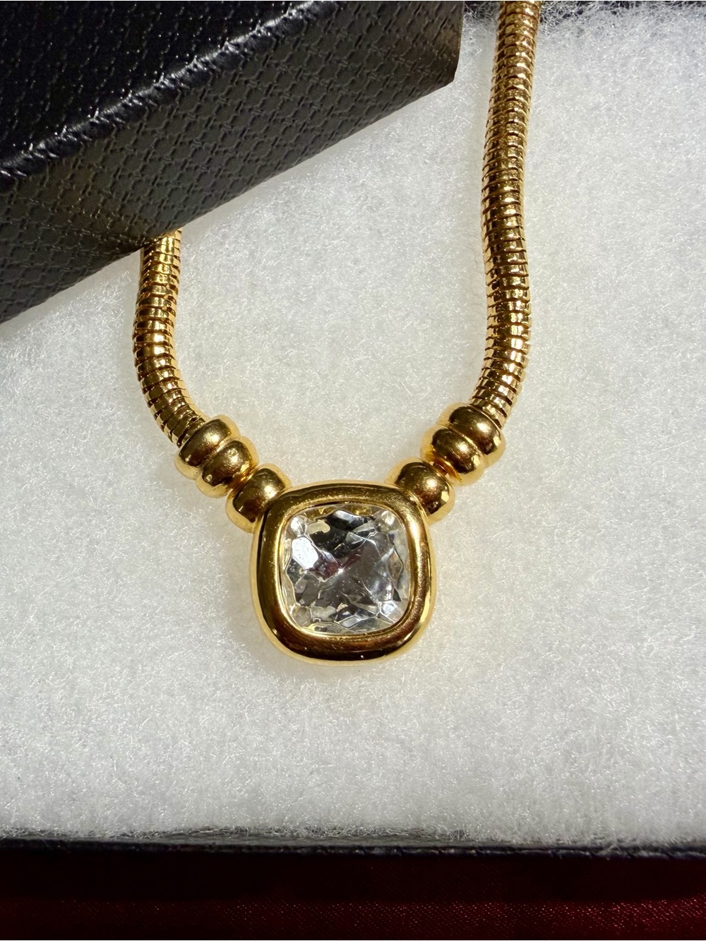 Joan Rivers Gold Tone necklace 18" approximately w/new box